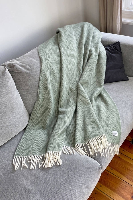 Woolen Throw fine herringbone aloe / Wolldecke / Winter