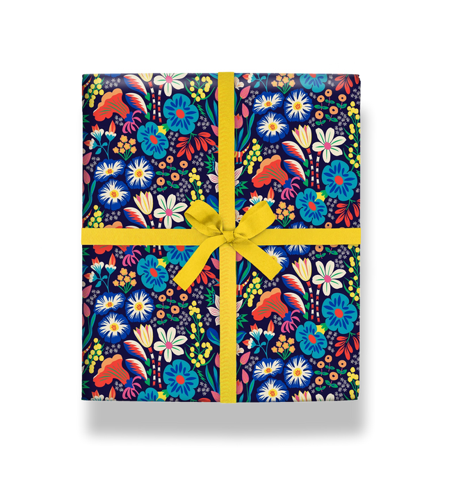 Geschenkpapier auf Rolle