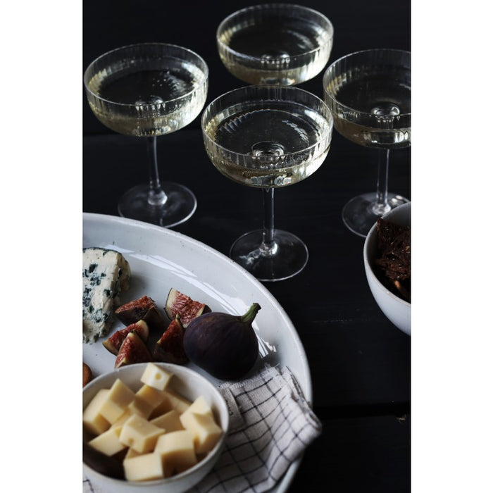 Geriffeltes Cocktailglas mit Fuß — Schwesterherz & Küchenliebe