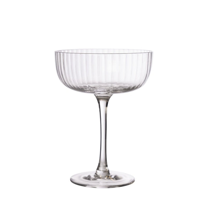 Geriffeltes Cocktailglas mit Fuß — Schwesterherz & Küchenliebe