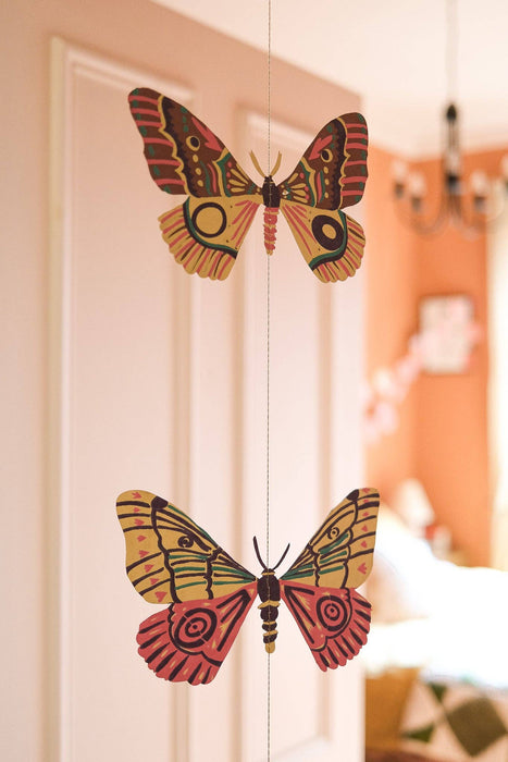 Schmetterling (Vertikal) - Genähte Wandbehang