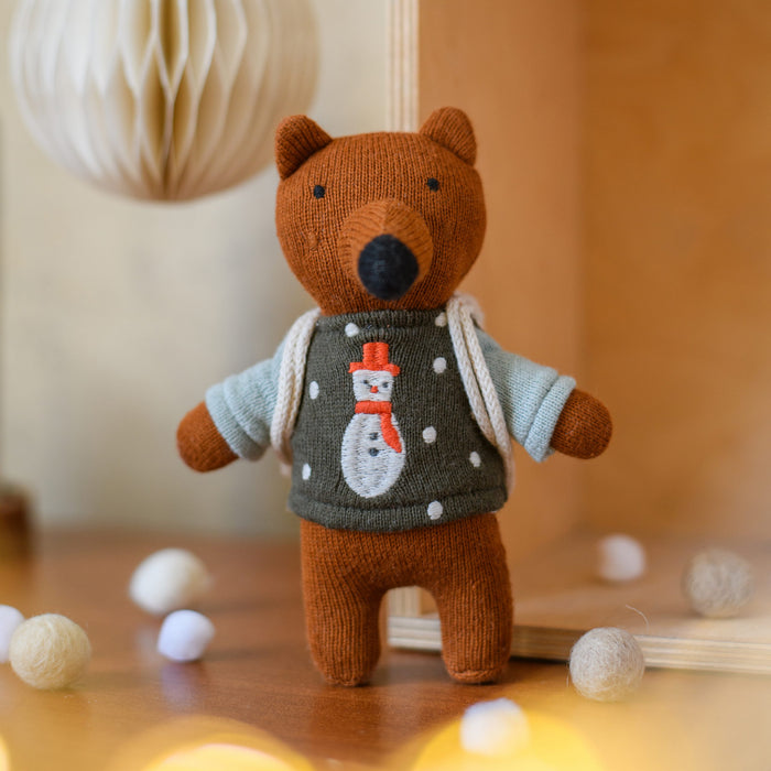 Ava & Yves Mini-Kuscheltier Fuchs mit Schneemannpulli und Rucksack