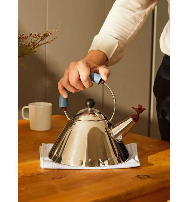 Alessi 9093 Edelstahl-Wasserkessel mit Vogelpfeife