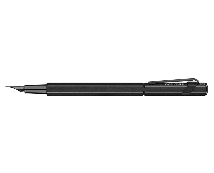 Caran d'Ache Füllfederhalter 849 BLACK CODE