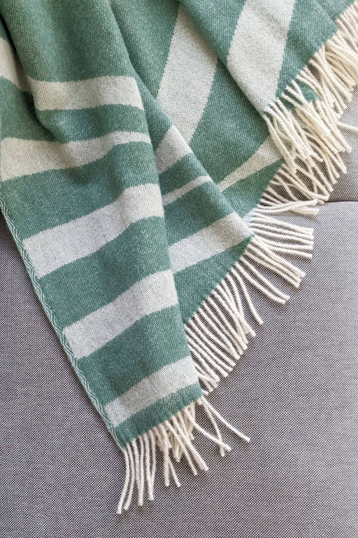 Coudre Berlin Wolldecke / Kuscheldecke - Bold Greenstone