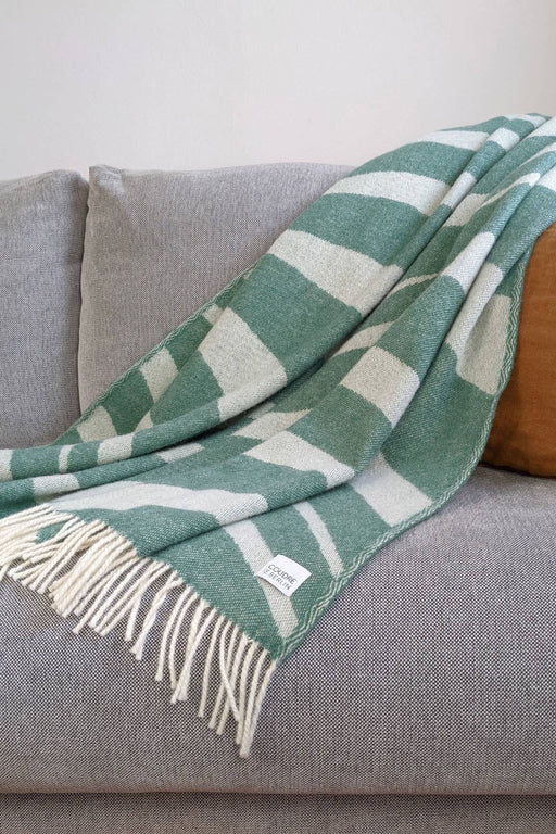 Coudre Berlin Wolldecke / Kuscheldecke - Bold Greenstone