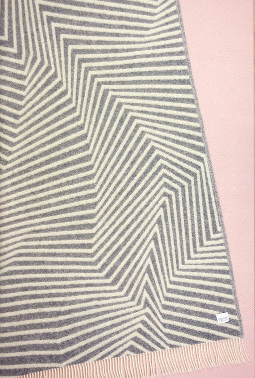 Coudre Berlin Wolldecke / Kuscheldecke - Leaves Granite