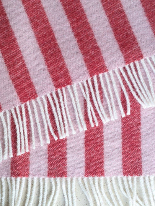 Coudre Berlin Wolldecke / Kuscheldecke - STRIPES Red / Rose