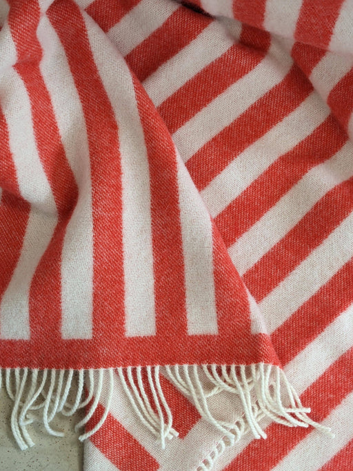Coudre Berlin Wolldecke / Kuscheldecke - STRIPES Tomato Red / Off White