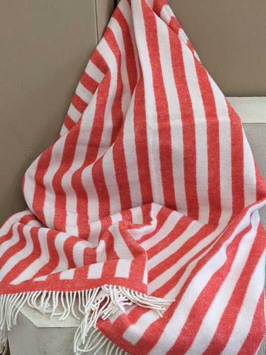 Coudre Berlin Wolldecke / Kuscheldecke - STRIPES Tomato Red / Off White