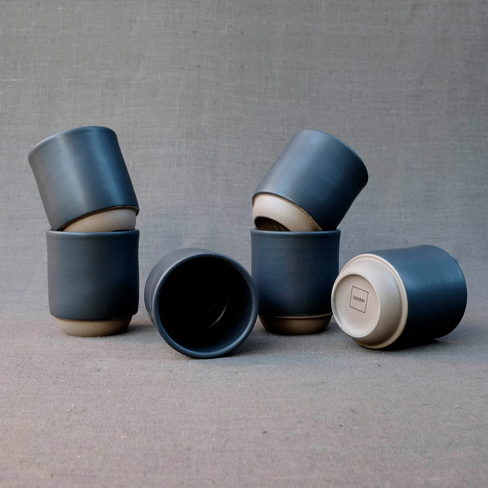 Izanami LS10 Große Tasse - schwarz - 300 ml