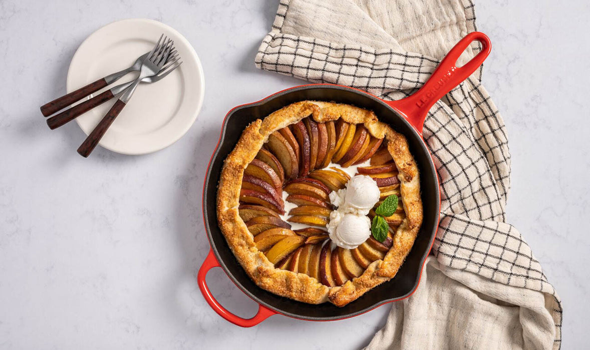 Le Creuset Brat- und Servierpfanne rund aus Gusseisen - 30 cm - Kirschrot