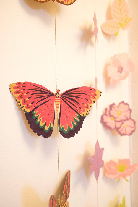 Schmetterling (Vertikal) - Genähte Wandbehang