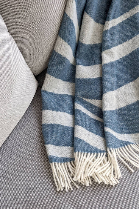 Woolen Blanket bold lake  / Wolldecke / Kuscheldecke