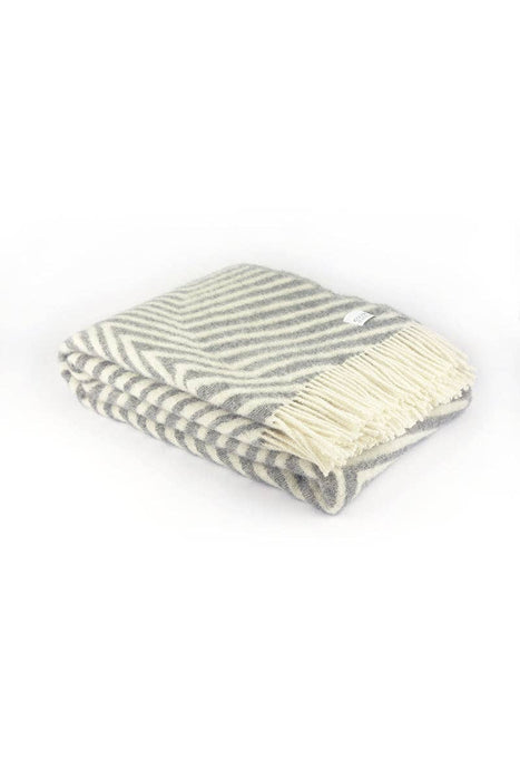 Wolldecke / Kuscheldecke leaves granite